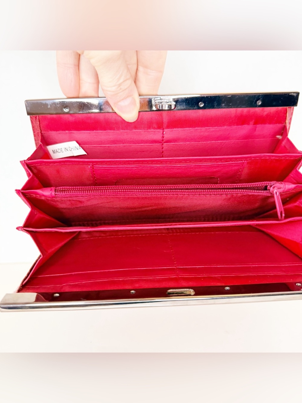 Red Croc-Embossed Clutch Wallet - Picture 4 of 5